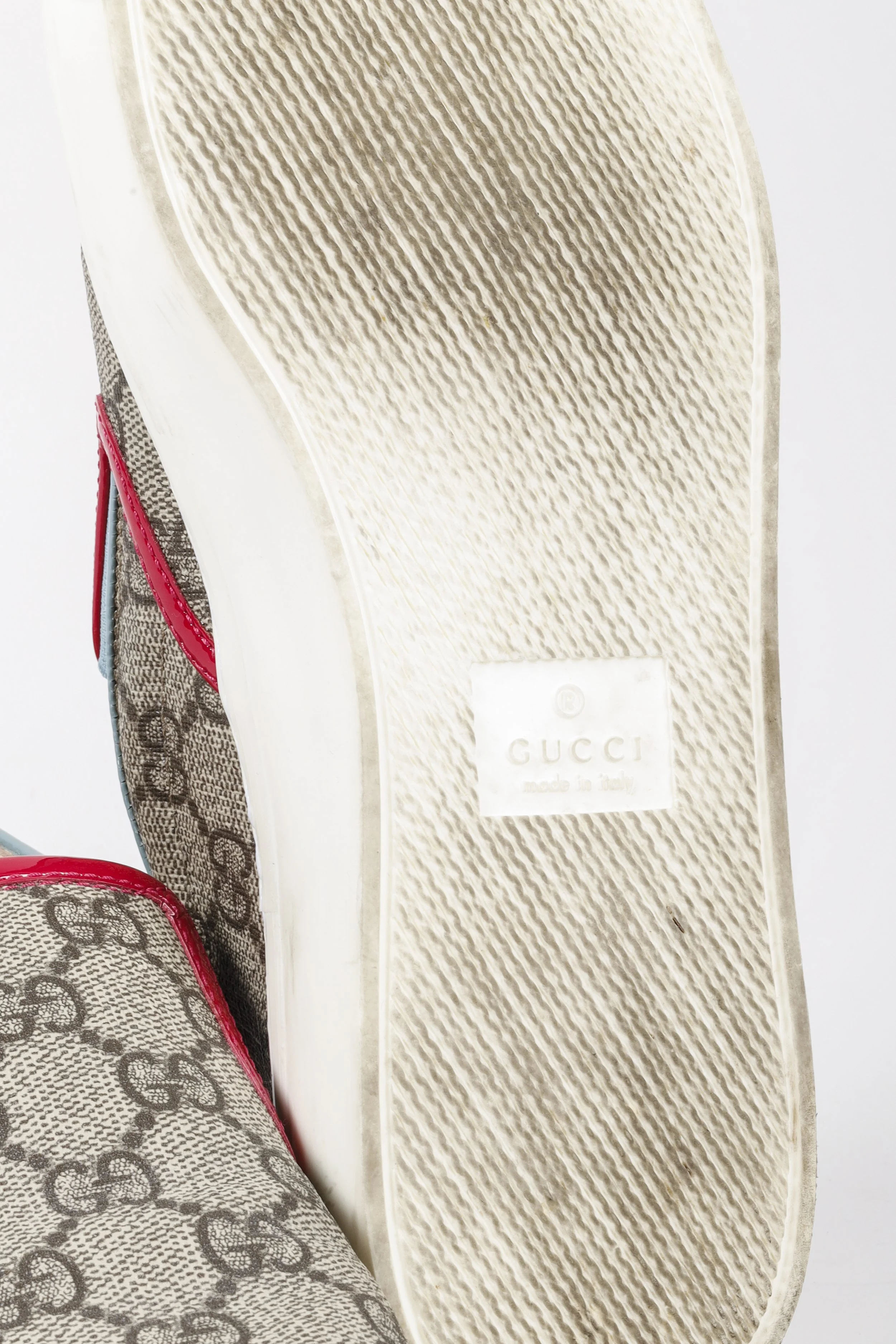 Gucci sneakers 2025 slip on